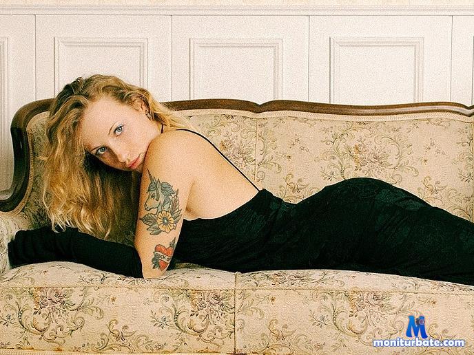 dayanahoney camsoda livecam performer profile