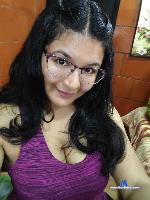 laurahills Camsoda livecam show performer room profile