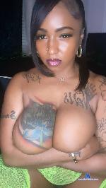 queqitty Camsoda livecam show performer room profile