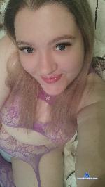 ellaryy Camsoda livecam show performer room profile