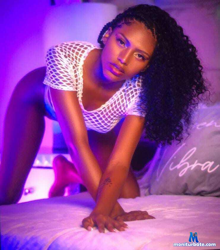 maalika camsoda livecam performer profile