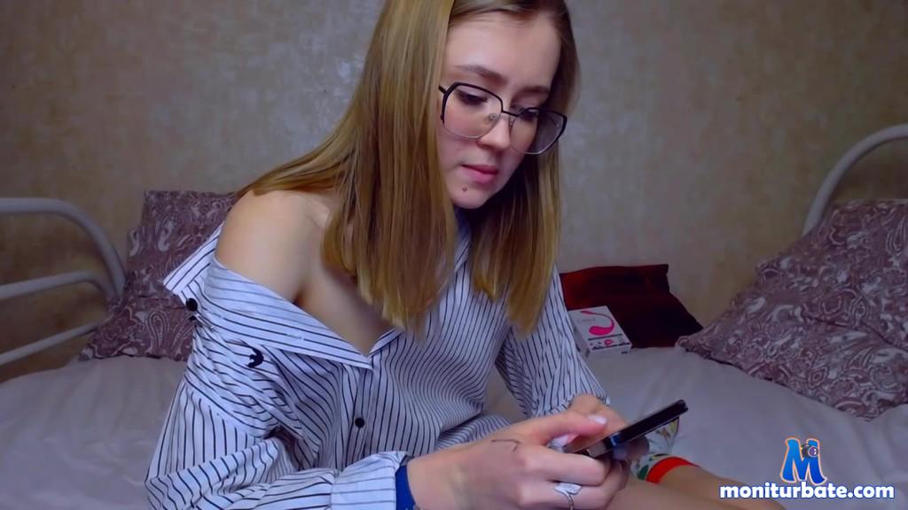 elliemure camsoda livecam performer profile