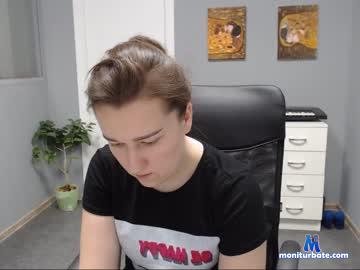 blondeliic chaturbate livecam performer profile
