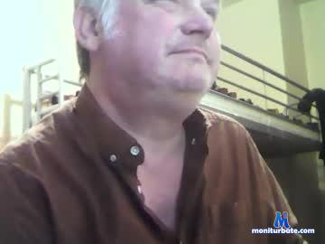 englishguysurrey chaturbate livecam performer profile