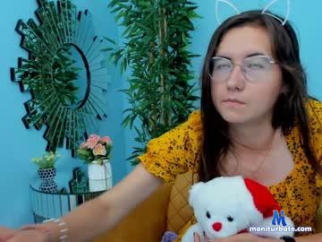 goldenluci chaturbate livecam performer profile