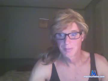 gravitie44 chaturbate livecam performer profile