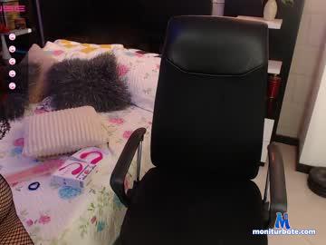 hollylittlecute chaturbate livecam performer profile