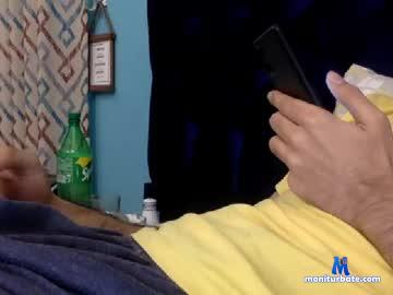 iwearcoolglasses12 chaturbate livecam performer profile