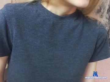 labrins_ chaturbate livecam performer profile