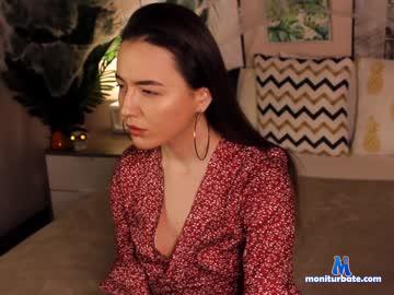 loreinjones chaturbate livecam performer profile