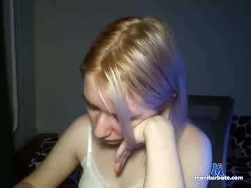 moorenya chaturbate livecam performer profile
