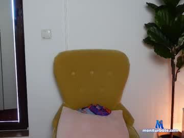ninacrystal chaturbate livecam performer profile