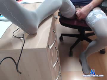 nylonheelsfreund chaturbate livecam performer profile