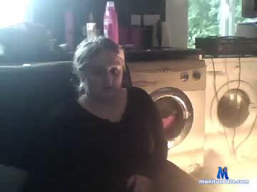 sluttyzeendthet Chaturbate model profile picture