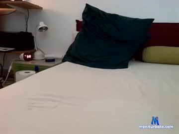 squirt_4men chaturbate livecam performer profile