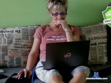 szamocamilf chaturbate livecam performer profile