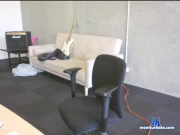 wellhung012 chaturbate livecam performer profile