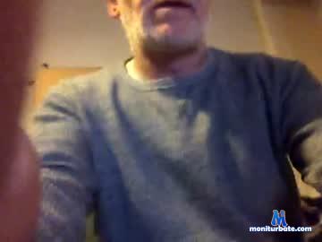 justmechillinout Chaturbate model profile picture