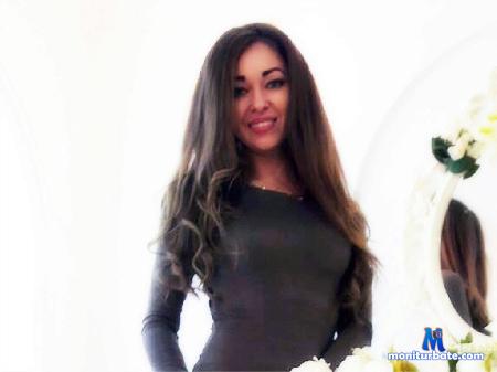 beatrice-smile flirt4free performer Loves kiss