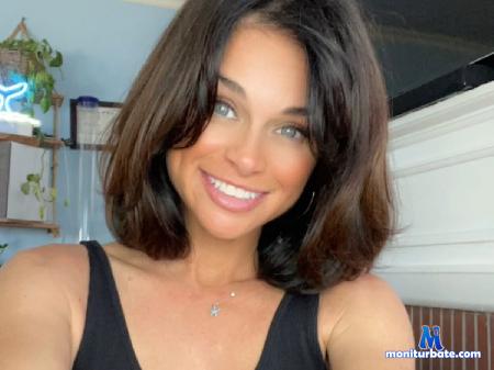 giana flirt4free performer AMERICAN WOMAN HERE! I LIVE IN SOUTHERN CALIFORNIA HERE!