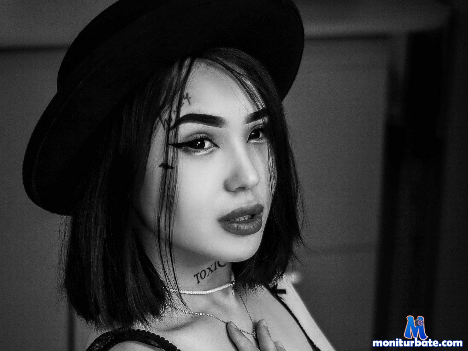lilu-lilee Flirt4free performer Feet Submission Master / Slave Vibrator Orgasm Control/Denial Teasing Piercings and Tattoos Giant Dildo Spanking Big Toys Cosplay Smoking Wet and Messy Pain and Punishment