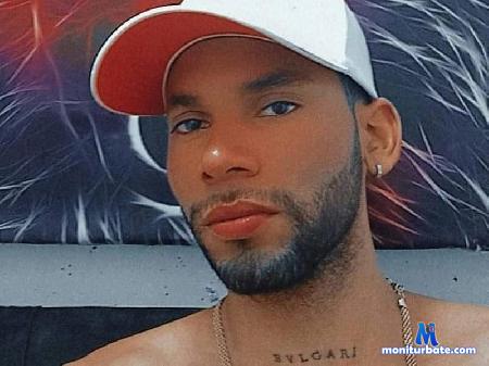 yeico-broown flirt4free performer guys enjoy my show and follow me #latino 