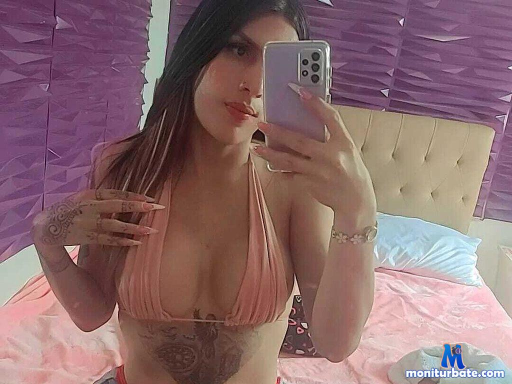 camila-bent Flirt4free performer Face Sitting Legs Big Toys