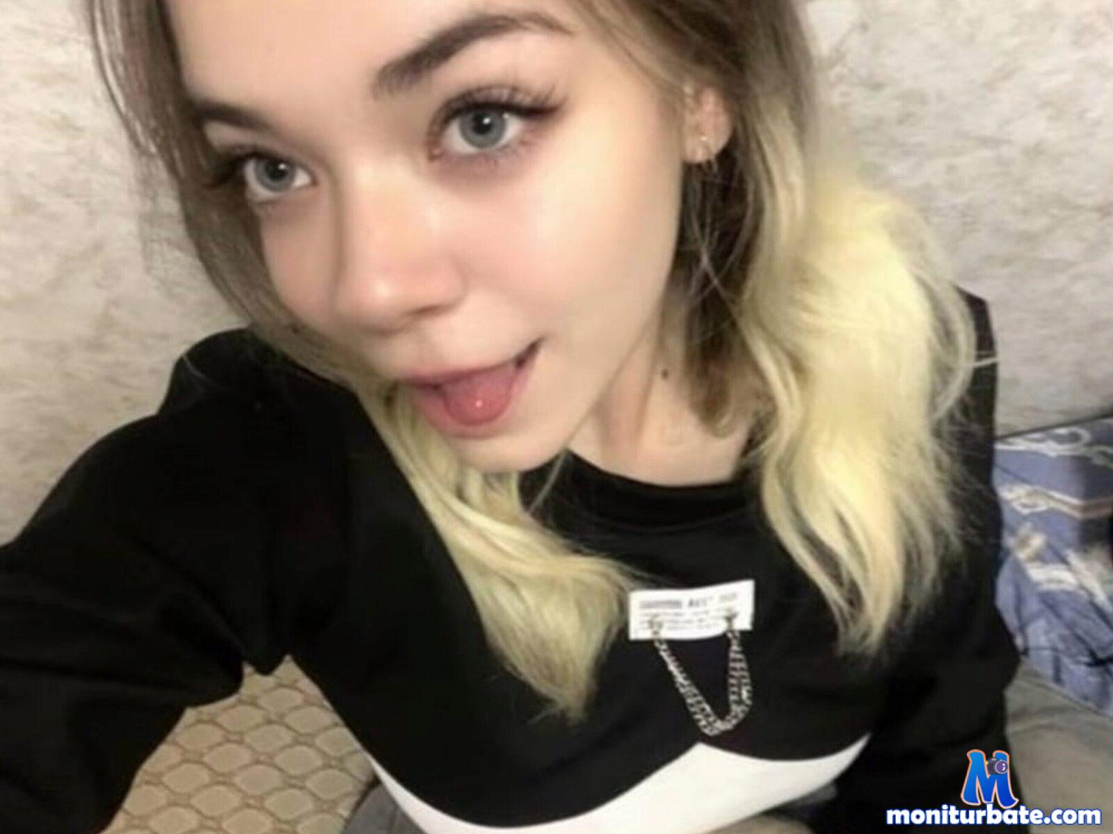 dominique-buglione Flirt4free performer Feet Nipple Play Submission Boss / Secretary Dirty Talk Doctor / Nurse Master / Slave Student/Teacher Teasing Bad Cop/Good Cop Piercings and Tattoos Spanking Rope Play