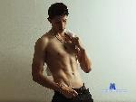 maverick-hunter flirt4free livecam show performer join me and let's have the best experience 