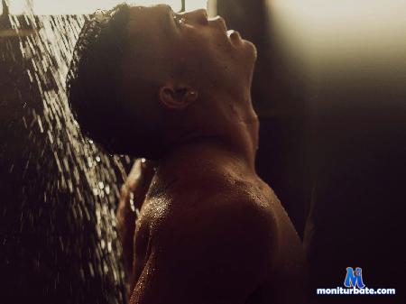 ryan-douglas flirt4free performer Hi guys I hope I can meet each of your fantasies and thus experience them with you and spend enjoy
