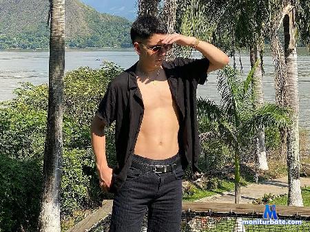 apolo-fire flirt4free performer Athletic on the outside, irresistible by nature 