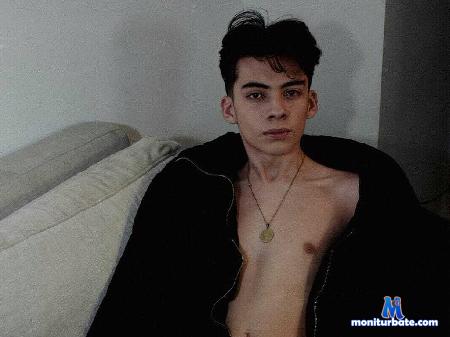 sam-cute flirt4free performer Latin young man, passionate and with a lot of energy, sensual, fun and always ready to meet fantasie
