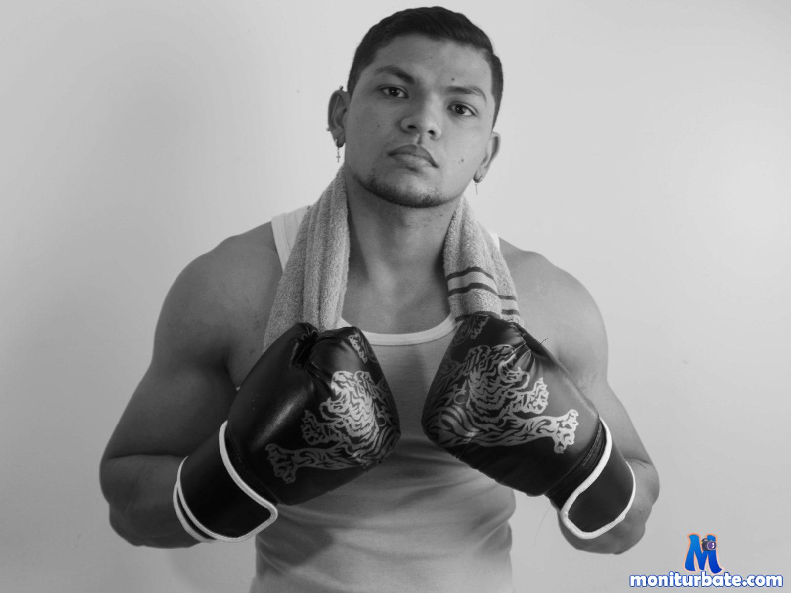 seiji-izumi Flirt4free performer Nipple Play Master / Slave Domination Legs Piercings and Tattoos Exhibitionism Armpit Muscle Worship