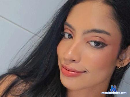 nahomi-silva flirt4free performer I don't chase, I attract. Come and see why. 