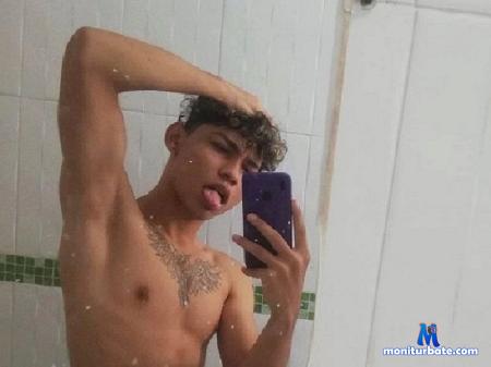 tomy-aventura flirt4free performer soy heterosexual estoy en esto por que tengo curiosidad 