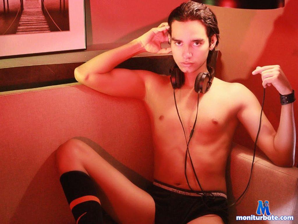 christofer-morgan Flirt4free performer Feet Dirty Talk Cum Eating Jerk off Instruction Legs Piercings and Tattoos Collar and Leash Cross Dressing