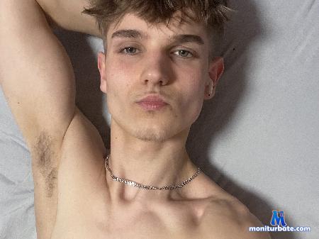 mark-karson flirt4free performer want to talk to somebody and see where it leads off to ;)