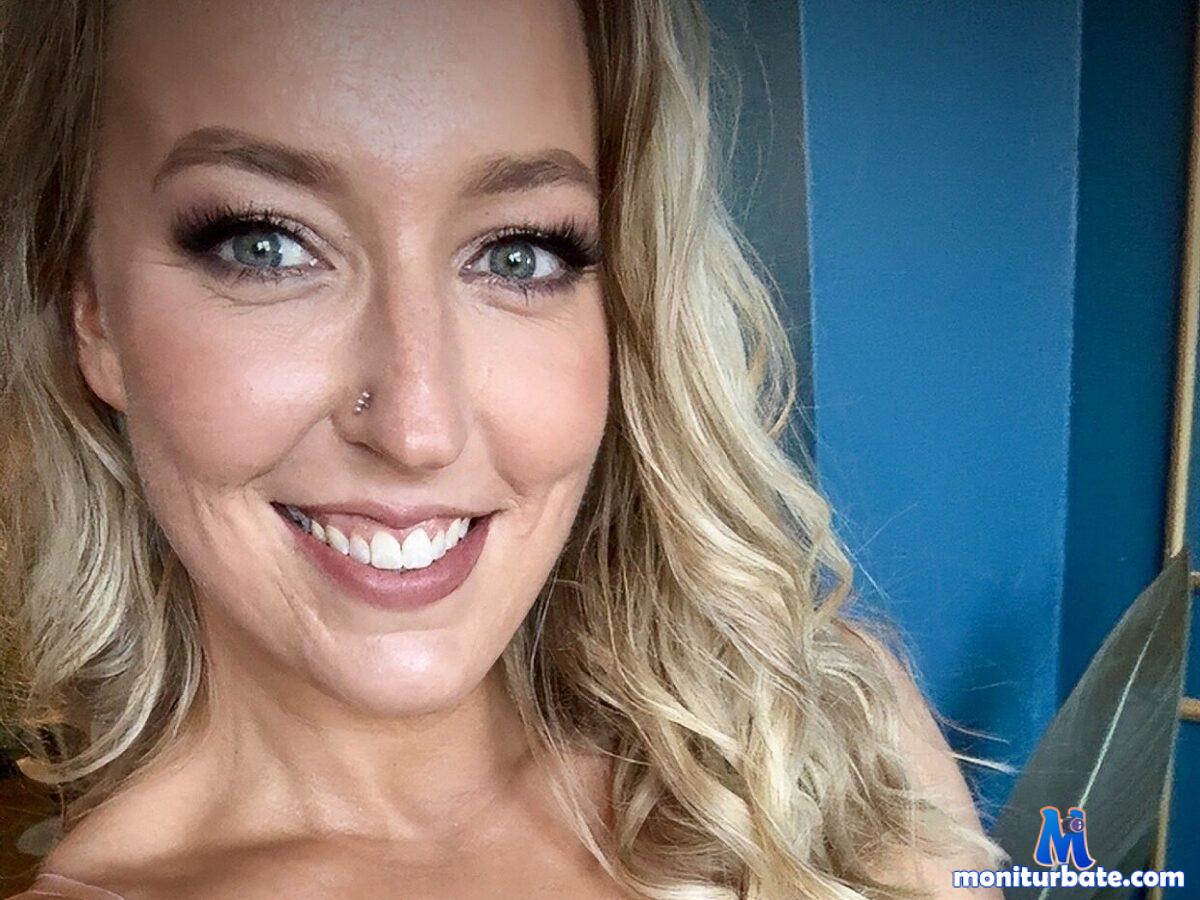 lucyy-allen Flirt4free performer 