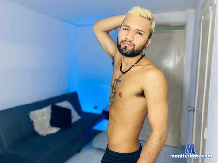 kay-ain flirt4free performer hello binvenidos to my hall I am a hot guy ready stop playing here with you prepared you guys  hot 