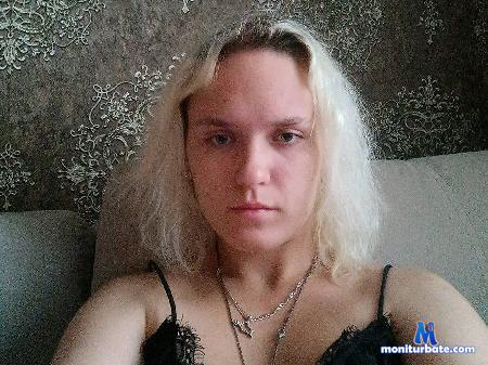 antonietta-rauls flirt4free performer Hi sweet! we want play! Play with us pls!
