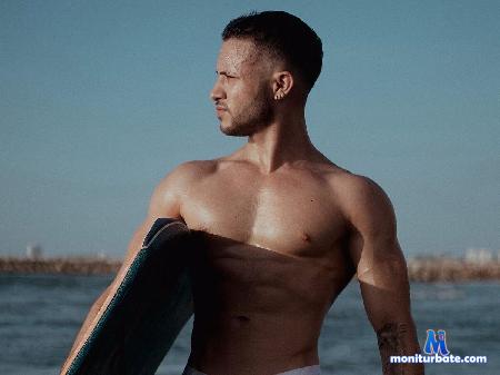 jhonny-flames flirt4free performer A cheerful and funny boy with a positive energy and a warm heart, let's talk and learn together 