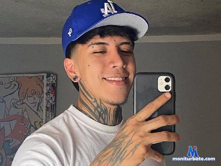 nick-tattoed flirt4free performer horny