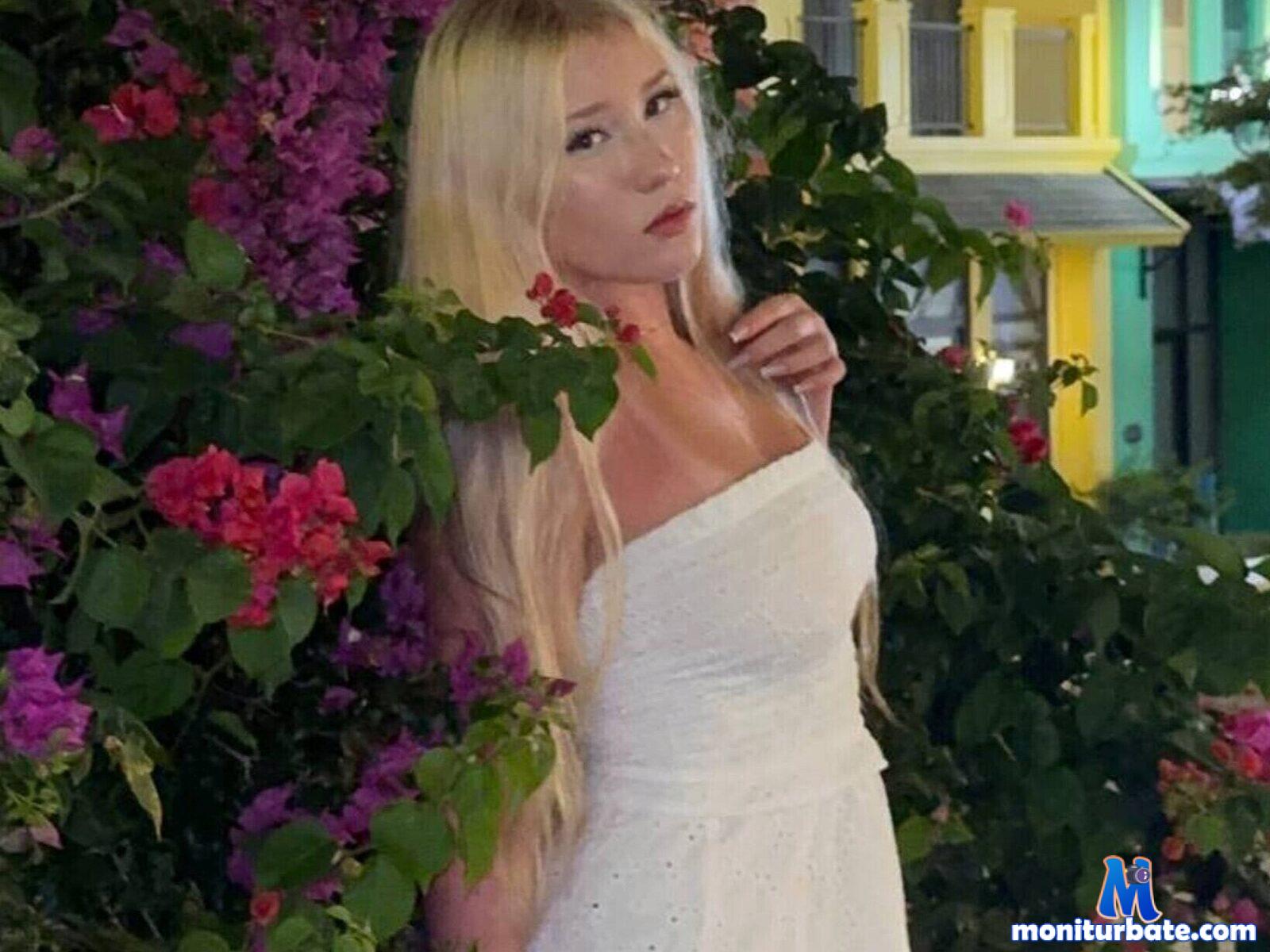 theda-karmann Flirt4free performer Feet Nipple Play Role Play/Costumes Boss / Secretary Dirty Talk Vibrator Nipple Clamps Spanking