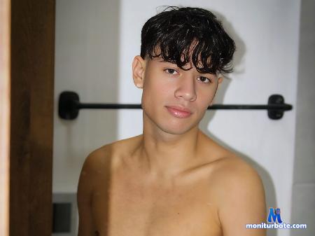 noe-blue flirt4free performer hot boys