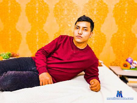 hank-scoot flirt4free performer I like to dominate and be dominated while I have sex I like hard sex and I love to have oral sex