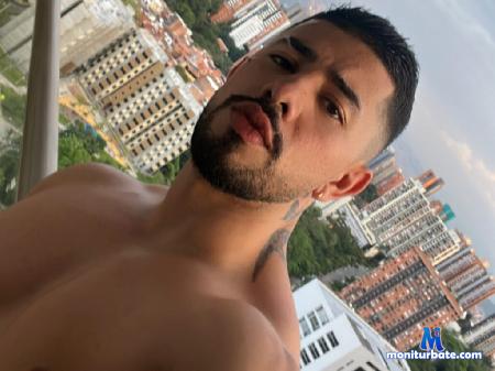 ezzio-scolaro flirt4free performer I am strong, I am confident and I am unstoppable.