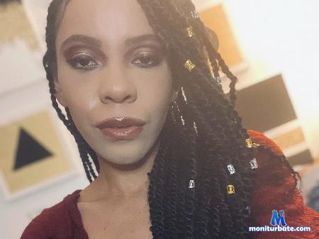 sanaa-west flirt4free performer An exotic beauty ready to have fun.