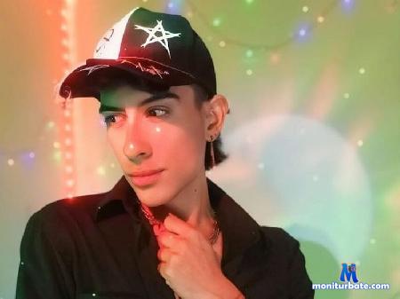 yedrix-guzman flirt4free performer dance men , young , happy.