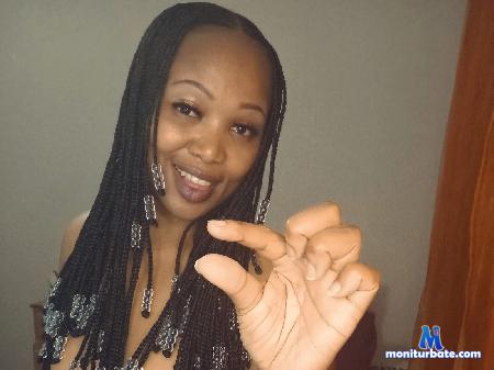 rosalina-noir flirt4free performer Sexy mamasita who loves looking sexy and getting naked for your pleasure