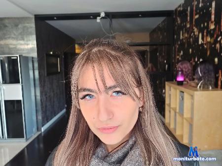 leya-olivess flirt4free performer #new #hot #caucasian #brunette #pretty #18